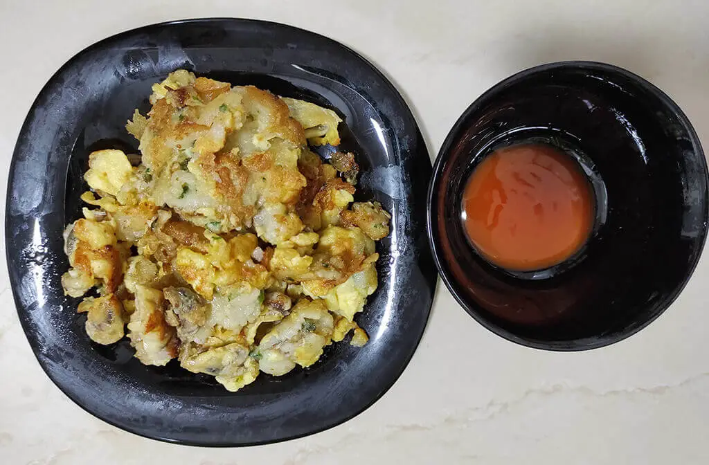Enjoy Singapore Oyster Omelette dish