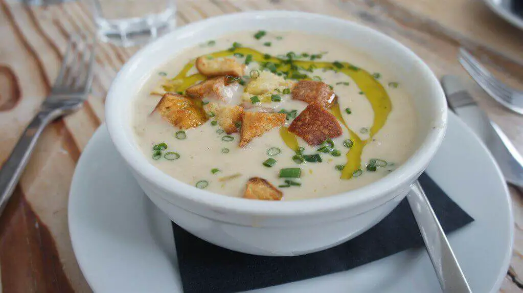 New England Clam Chowder with Chopped salt pork