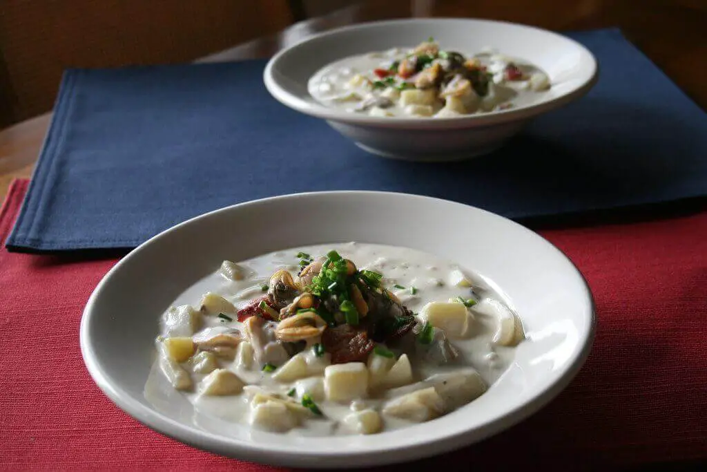Recipe tips for the perfect New England clam chowder dish