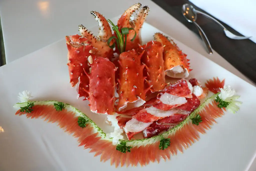 claws of king crab