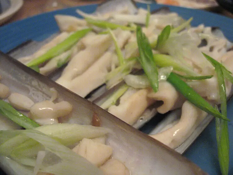 Chinese steamed razor clam