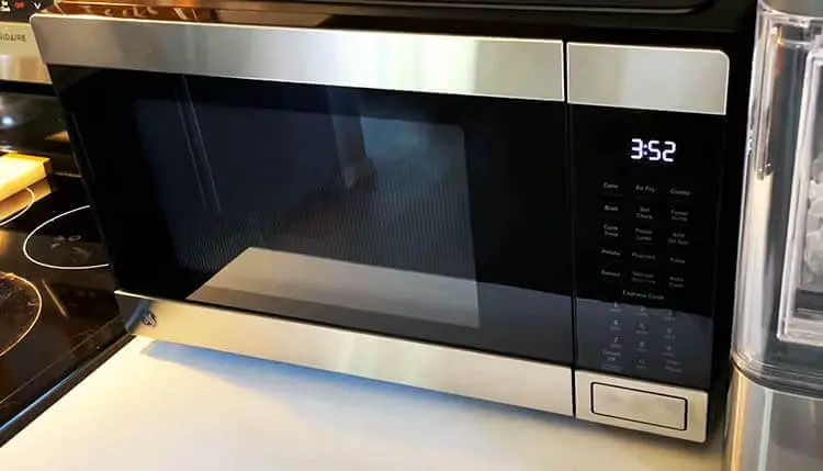 GE 1.0 Cu. Ft. Capacity Countertop Convection Microwave Oven with Air Fry